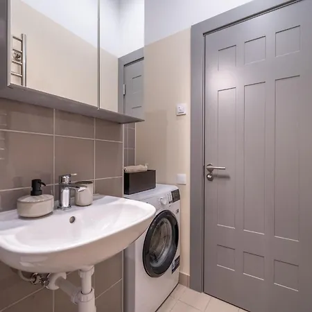 V61 Serviced Apartments By Innorental Riga