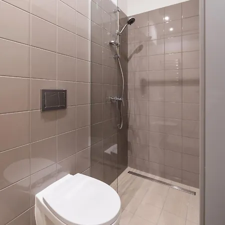 V61 Serviced Apartments By Innorental *