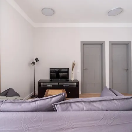 V61 Serviced Apartments By Innorental Appartamento Riga