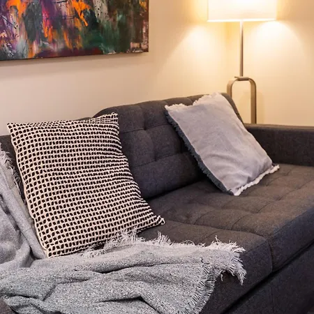 V61 Serviced Apartments By Innorental