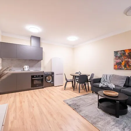 V61 Serviced Apartments By Innorental